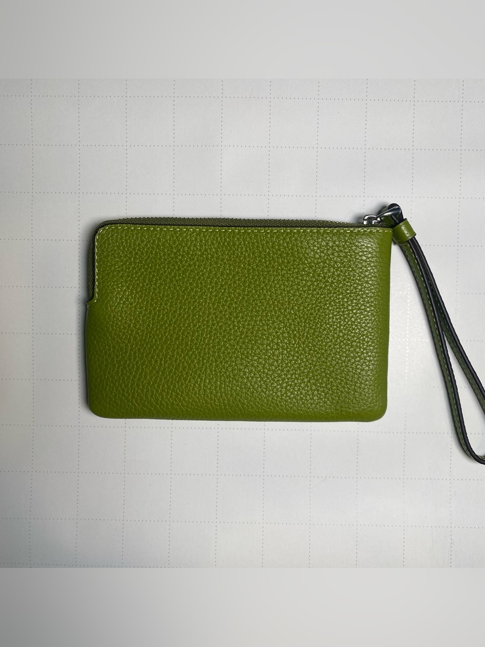 NWOT Coach Pebbled Leather Corner Zip Wristlet Wallet in Yellow Green - Picture 4 of 8